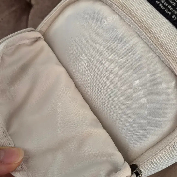 [BUNJANG] Kangol Kids Essential Pocket Sling Bag / 캉골 키즈 에센틱 포켓 슬링백