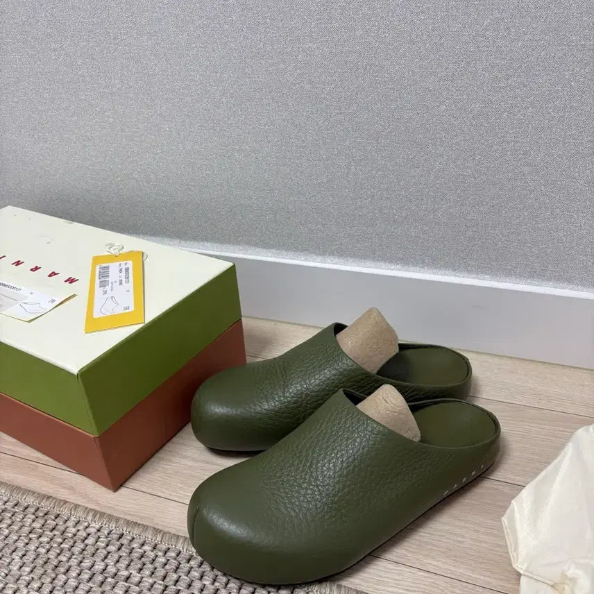 [BUNJANG] Marni Grain Leather Mule Clogs Khaki / 마르니 그레인 레더 뮬 클로그 카키 37.5