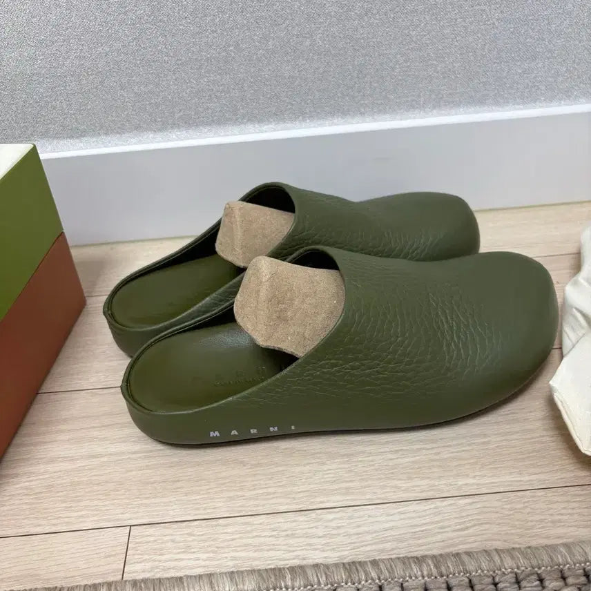 [BUNJANG] Marni Grain Leather Mule Clogs Khaki / 마르니 그레인 레더 뮬 클로그 카키 37.5