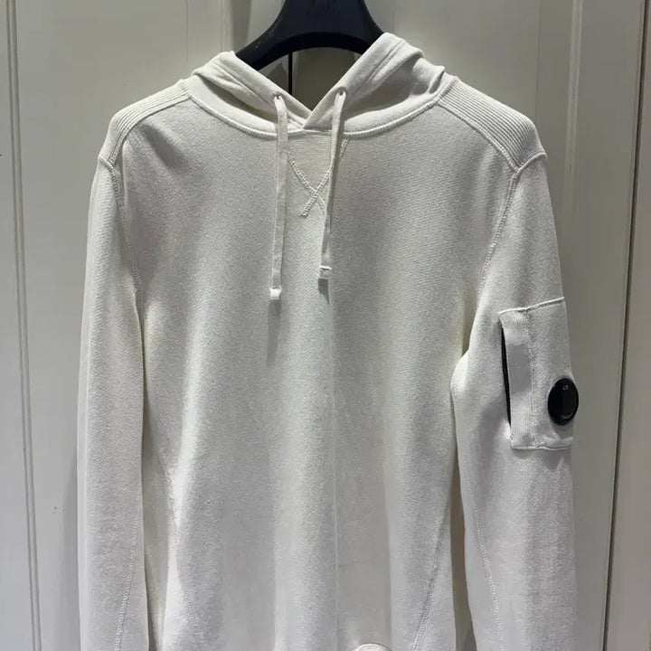 [BUNJANG] C.P. Company Lambswool Hooded Knit White / C.P. 컴퍼니 램스울 후드 니트 화이트