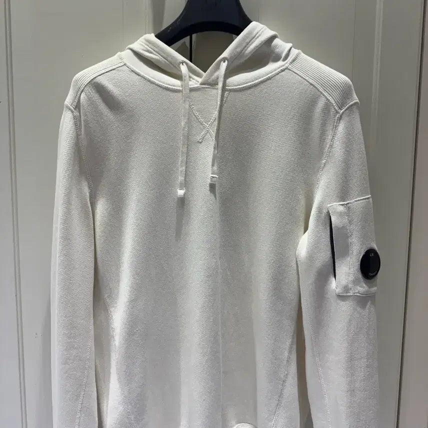 [BUNJANG] C.P. Company Lambswool Hooded Knit White / C.P. 컴퍼니 램스울 후드 니트 화이트