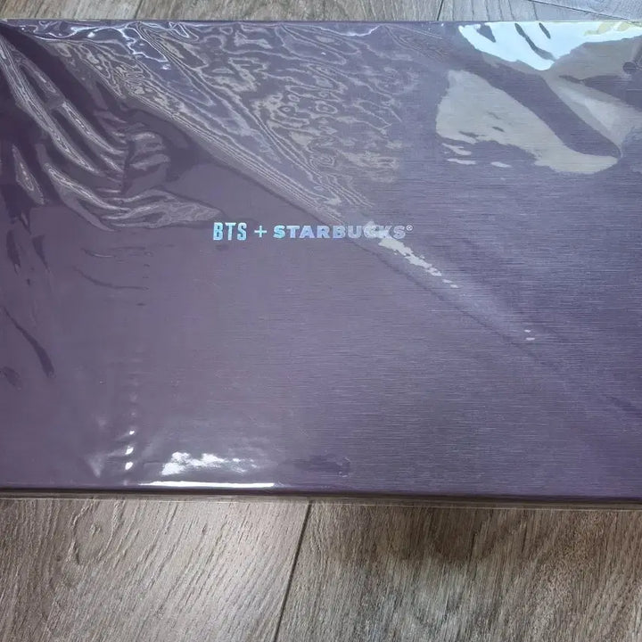 [BUNJANG] Starbucks x BTS Tartan Check Pouch Large / 스타벅스 x bts 타탄 체크 파우치 Large