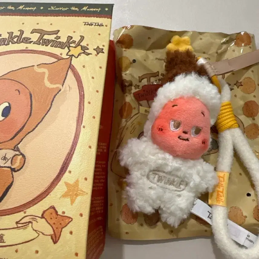 [BUNJANG] Pop Mart Little Star Baked Goods Sweet Cream Keychain / 팝마트 작은별 구움과자 스위트크림 키링