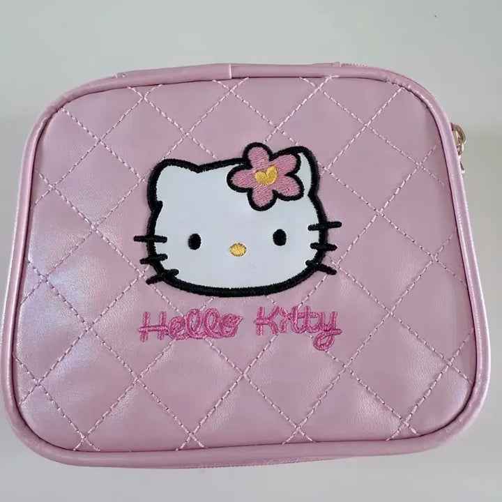 [BUNJANG] Sanrio Kitty Quilted Cosmetic Pouch / 산리오 키티 퀼트 화장품 파우치