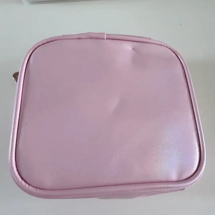 [BUNJANG] Sanrio Kitty Quilted Cosmetic Pouch / 산리오 키티 퀼트 화장품 파우치