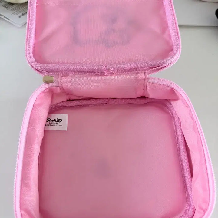 [BUNJANG] Sanrio Kitty Quilted Cosmetic Pouch / 산리오 키티 퀼트 화장품 파우치