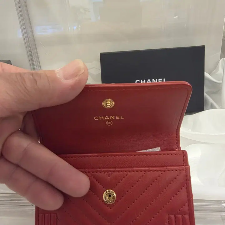 [BUNJANG] Chanel Boy Chanel Card Slot Caviar Leather Vintage Gold Hardware Red / [정품] 샤넬 보이 카드슬롯 캐비어 빈티지 금장 - 레드