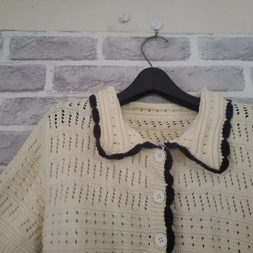 [BUNJANG] Alttulyhan Fox Ivory Knit Cropped Cardigan / 아이보리 니트 반팔 크롭가디건/알뜰한여우