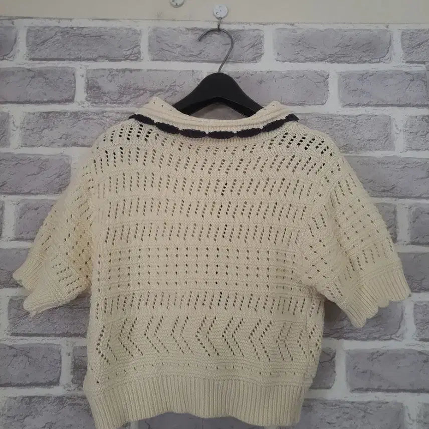 [BUNJANG] Alttulyhan Fox Ivory Knit Cropped Cardigan / 아이보리 니트 반팔 크롭가디건/알뜰한여우