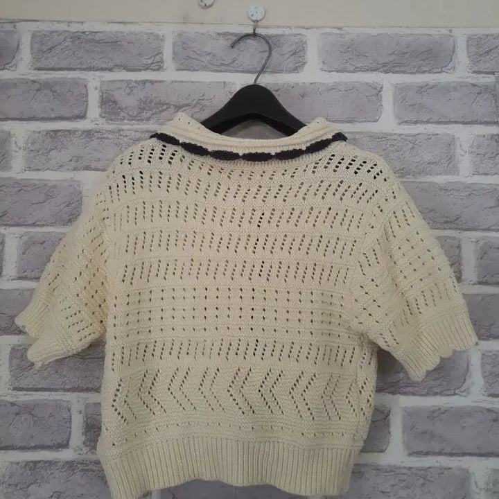 [BUNJANG] Alttulyhan Fox Ivory Knit Cropped Cardigan / 아이보리 니트 반팔 크롭가디건/알뜰한여우