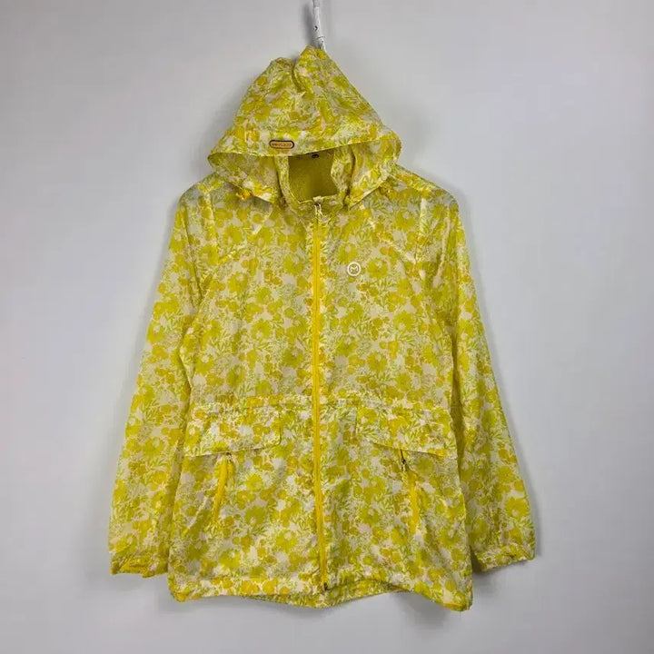 [BUNJANG] Montpic Yellow Flower Lightweight Hooded Windbreaker Jacket (Women&