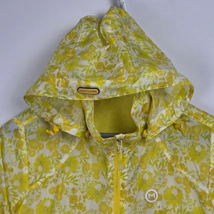 [BUNJANG] Montpic Yellow Flower Lightweight Hooded Windbreaker Jacket (Women&