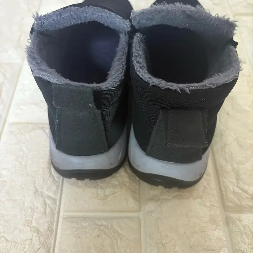 [BUNJANG] Black Fur-Lined Winter Boots / 블랙 털 안감 방한화