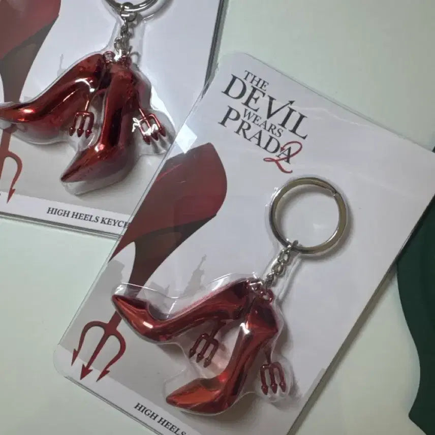 [BUNJANG] The Devil Wears Prada 2 Employee ID &amp; Heel Keychain Set (Sealed) / 악마는프라다2 사원증 &amp; 힐 키링 미개봉