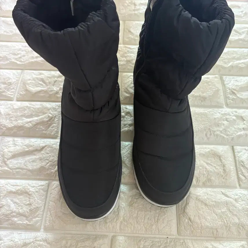 [BUNJANG] POSENCE Padded Boots Black New Fur Boots / 포센스 패딩 방한 부츠 블랙 새제품 털신