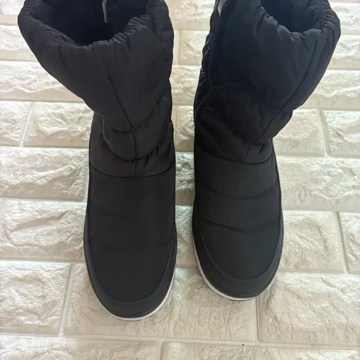 [BUNJANG] POSENCE Padded Boots Black New Fur Boots / 포센스 패딩 방한 부츠 블랙 새제품 털신