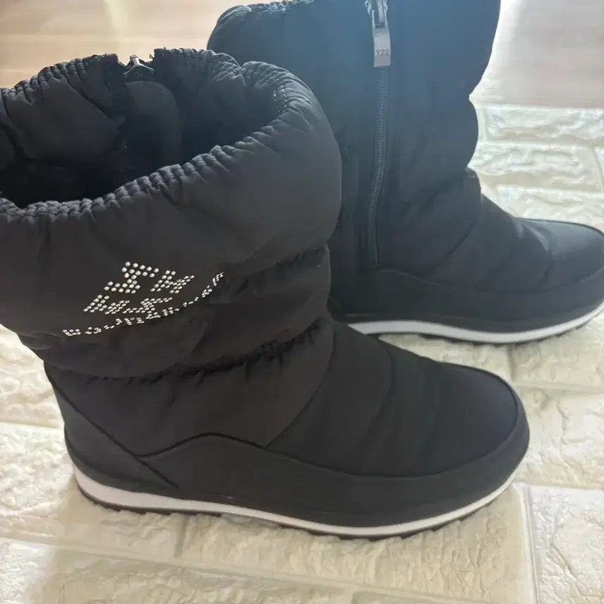 [BUNJANG] POSENCE Padded Boots Black New Fur Boots / 포센스 패딩 방한 부츠 블랙 새제품 털신