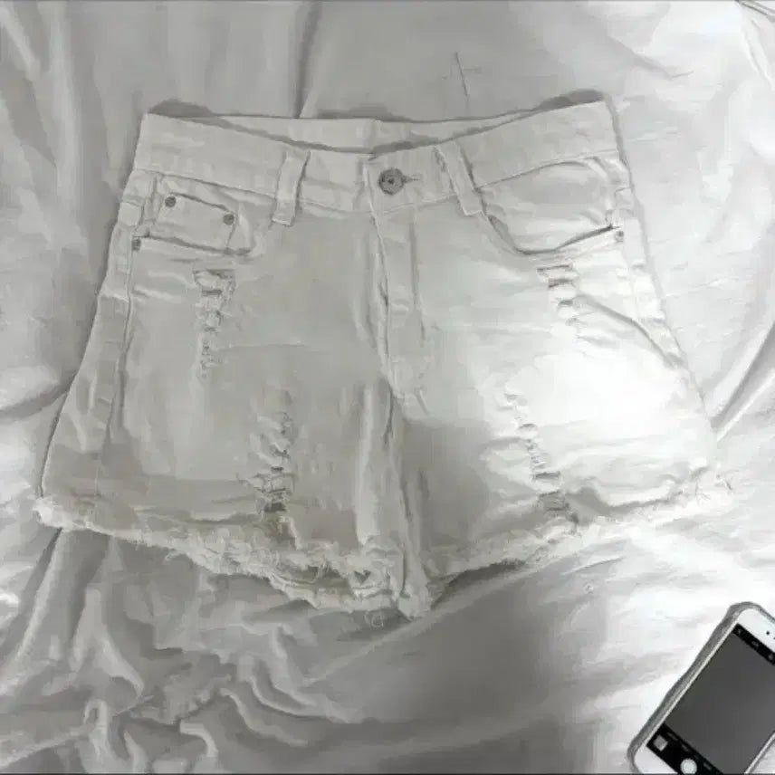 [BUNJANG] High-Waist Denim Shorts / [허리착붙핏!] 데미지 하이웨스트 반바지 숏팬츠