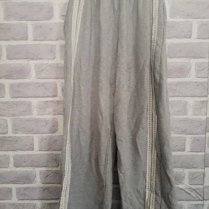 [BUNJANG] Call My Name Lace Point Training Sweatpants / 콜마이네임 레이스포인트 트레이닝 스웻팬츠/알뜰한여우