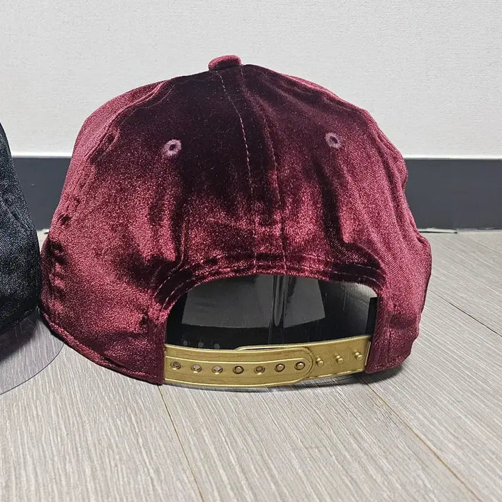 [SOLD OUT] 뉴에라 뉴옥양키스 벨루어 스냅백 버건디(미디움라지)