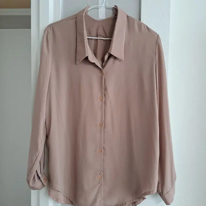 [BUNJANG] Beige Basic Long-Sleeve Blouse / 베이지색 기본 긴팔 블라우스 55,66