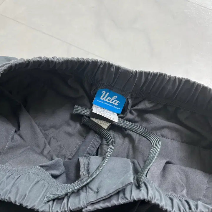 [BUNJANG] UCLA 카고 팬츠 그레이 (새제품) / UCLA 카고 팬츠 그레이 (새제품)