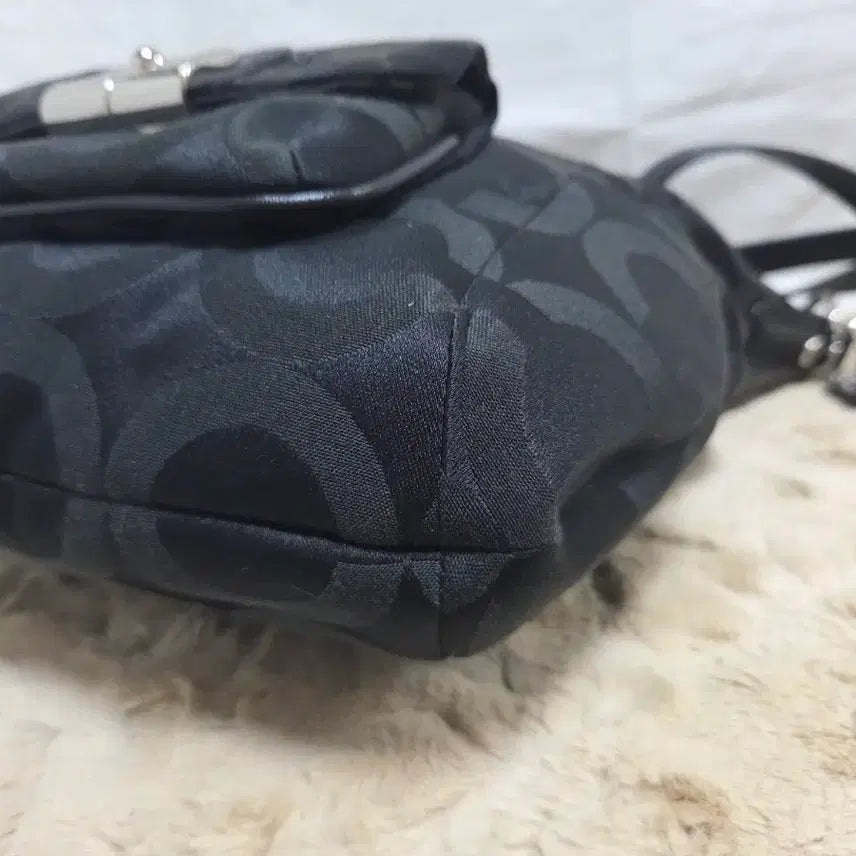 [BUNJANG] Coach Black Signature Hobo Shoulder Bag / 코치 블랙 시그니처 호보백 숄더백