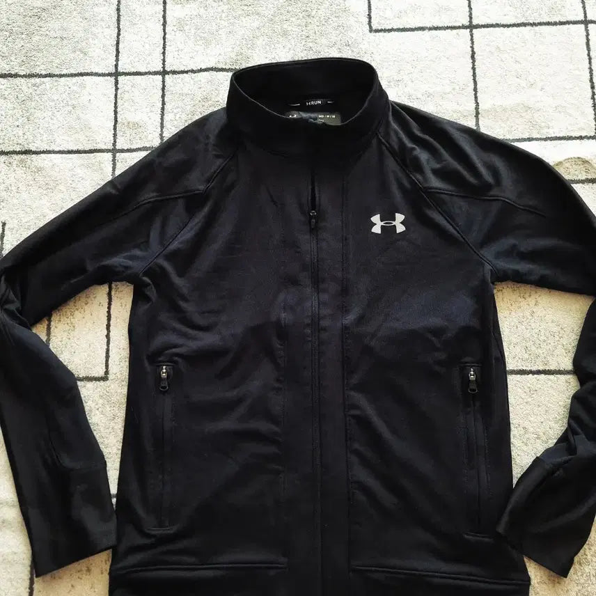 [BUNJANG] Under Armour Running Zip-Up Jersey Track Top Black Size S-M / 언더아머 러닝 런닝 집업 져지 트랙탑 블랙 사이즈 S~M