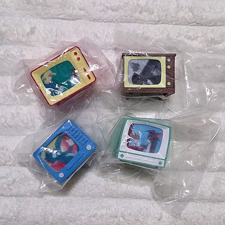 [BUNJANG] Tom and Jerry Retro TV Gacha Bundle Set / 톰과제리 레트로 티비가챠 4종[일괄]