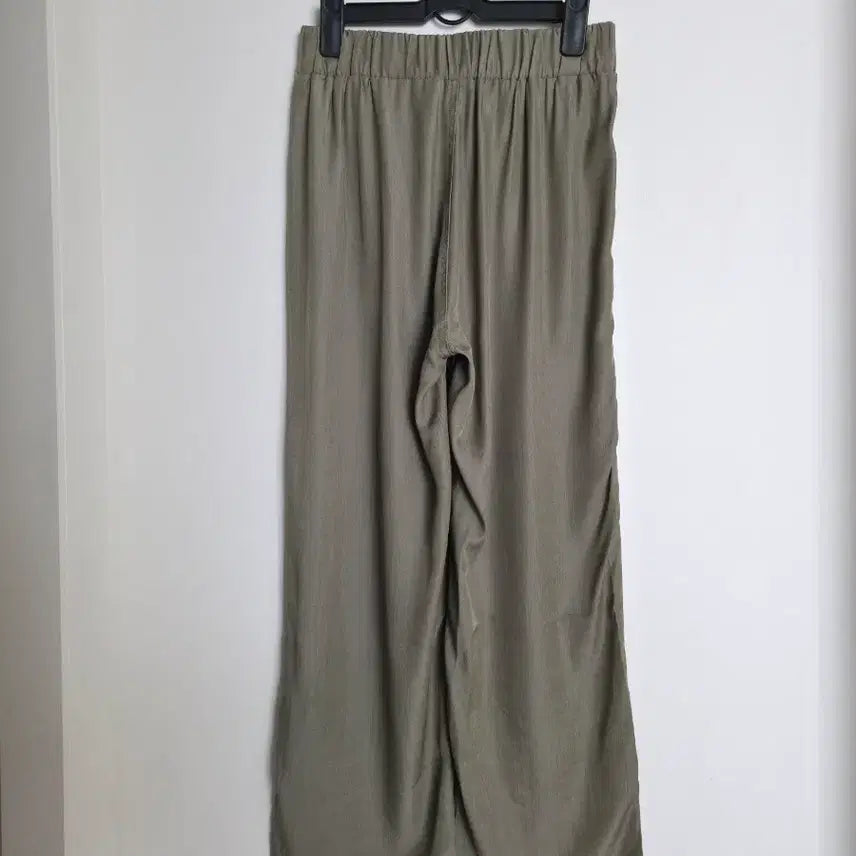 [SOLD OUT] 카키색 밴딩 와이드 팬츠 S사이즈 새제품