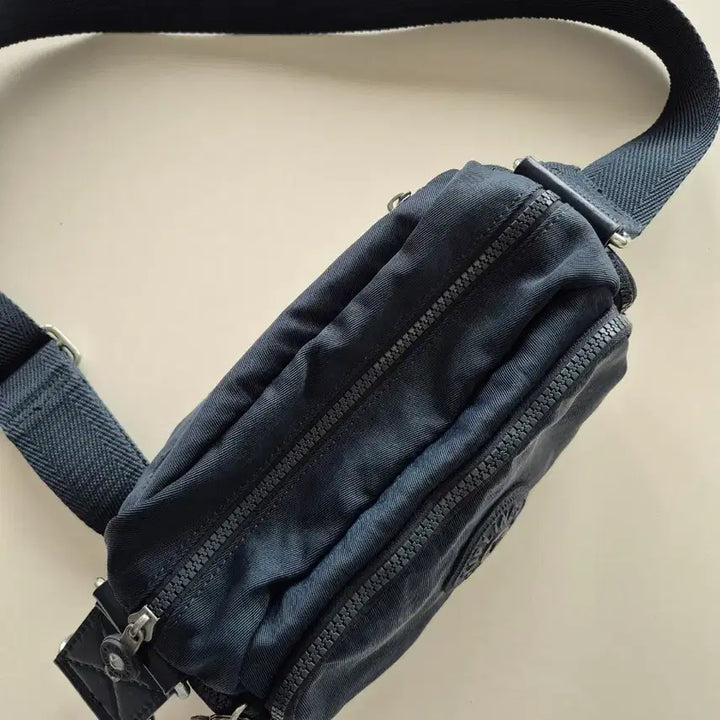 [BUNJANG] Kipling Navy Crossbody Bag / 키플링 네이비 크로스백 가방