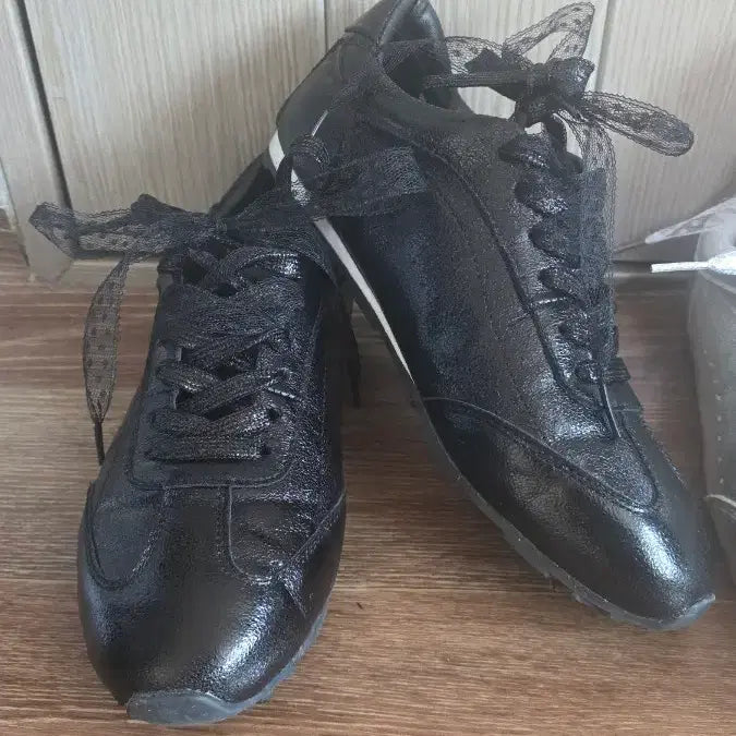 [BUNJANG] Metallic Sneakers - Black, Silver / 메탈릭 스니커즈 블랙,실버