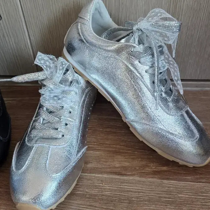 [BUNJANG] Metallic Sneakers - Black, Silver / 메탈릭 스니커즈 블랙,실버
