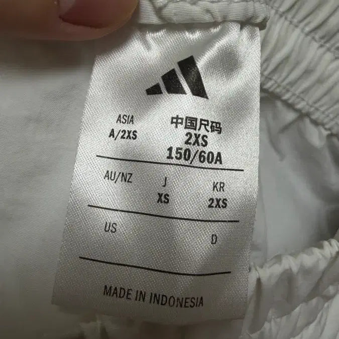 [BUNJANG] Adidas Essential 3S Woven Shorts (JE1310) / 아디다스 에센셜 3S 우븐 쇼츠 (JE1310)