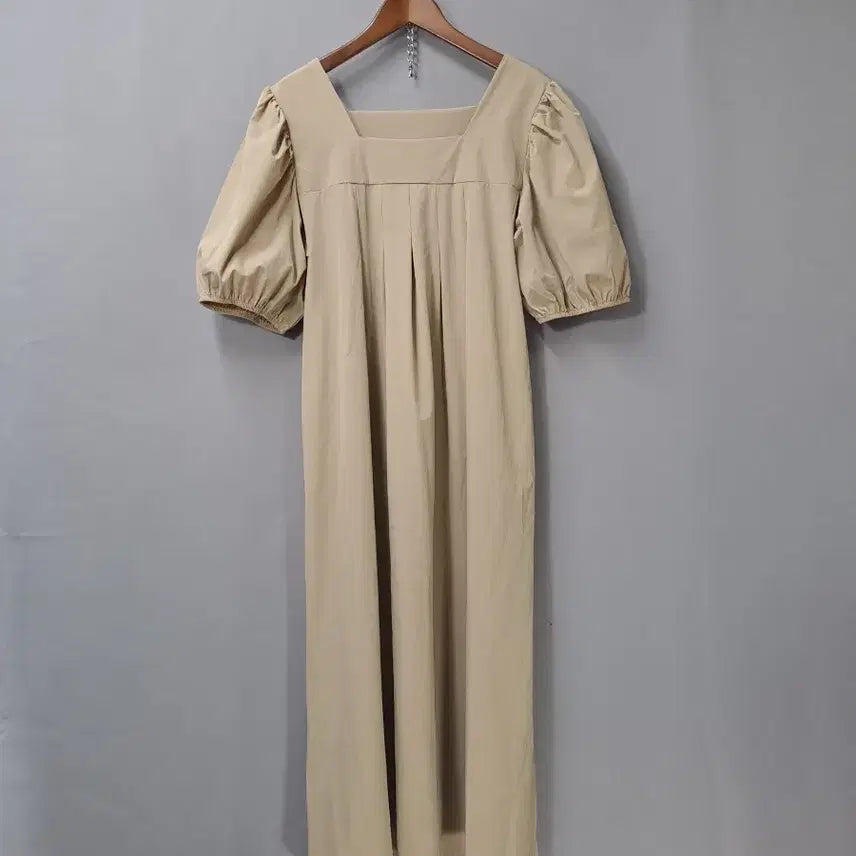 [BUNJANG] Beige Square Neck Spandex Shirring Long Dress / 베이지 스퀘어넥 스판 셔링 롱 원피스