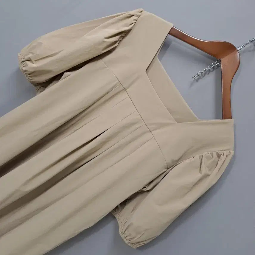 [BUNJANG] Beige Square Neck Spandex Shirring Long Dress / 베이지 스퀘어넥 스판 셔링 롱 원피스