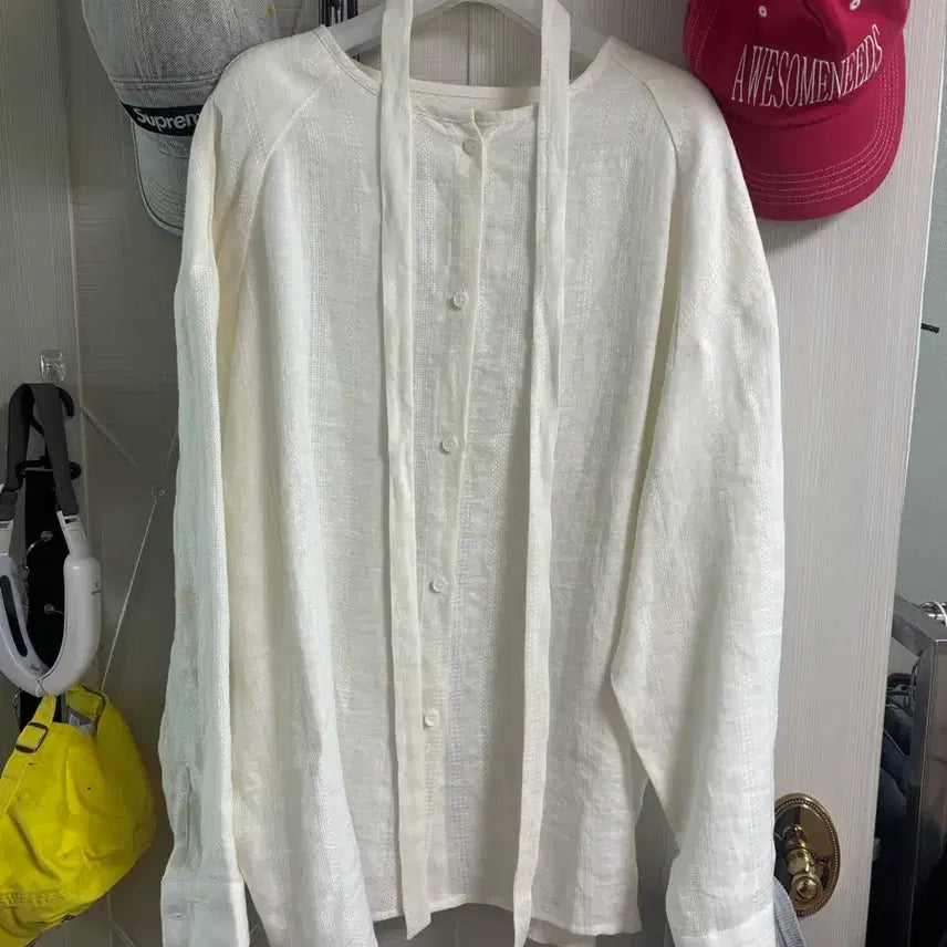 [BUNJANG] The Lourst Linen Eyelet Blouse / 더라우스트 린넨 아일렛 블라우스