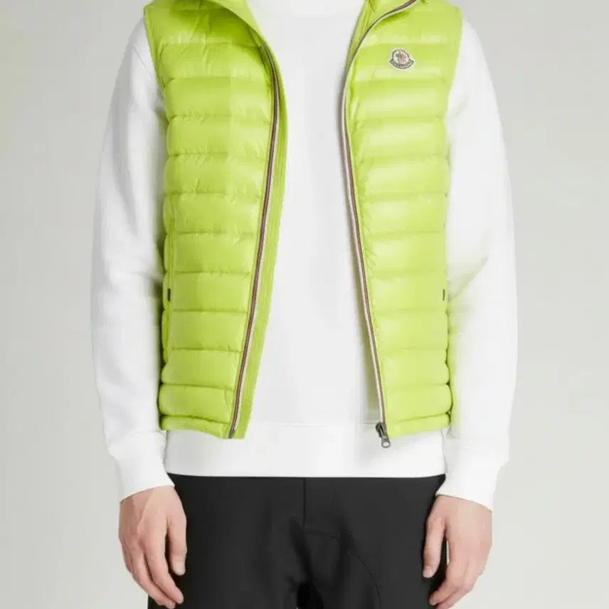 [BUNJANG] Moncler Gien Hooded Down Lightweight Vest Zip-up / 몽클레어 지앙 후드 다운 경량 베스트집업 ㅡ 105사이즈