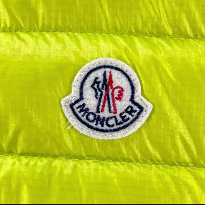 [BUNJANG] Moncler Gien Hooded Down Lightweight Vest Zip-up / 몽클레어 지앙 후드 다운 경량 베스트집업 ㅡ 105사이즈