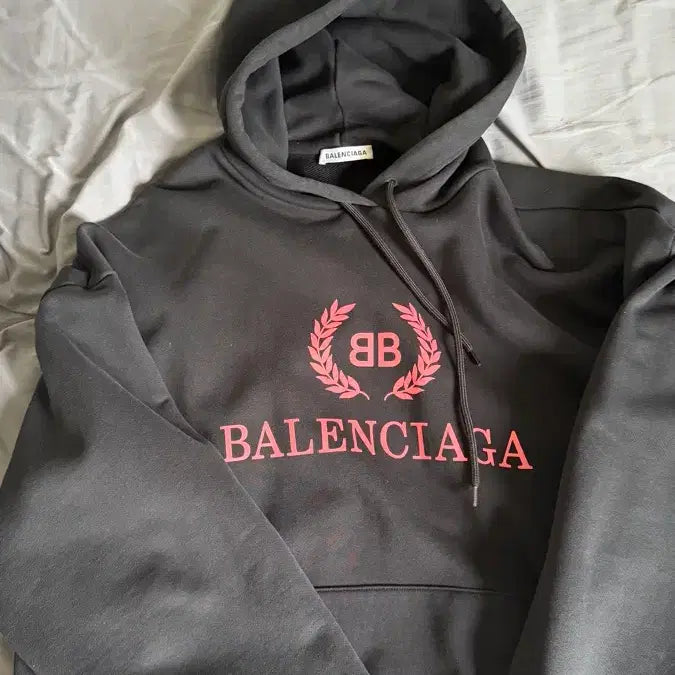 [BUNJANG] Balenciaga Laurel Logo Hoodie / 발렌시아가 월계수 검핑 후드티