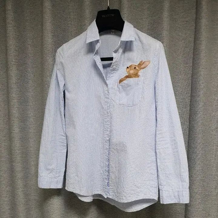 [BUNJANG] J NE Rabbit Embroidery Striped Shirt / j ne 토끼자수 여자 남방셔츠s