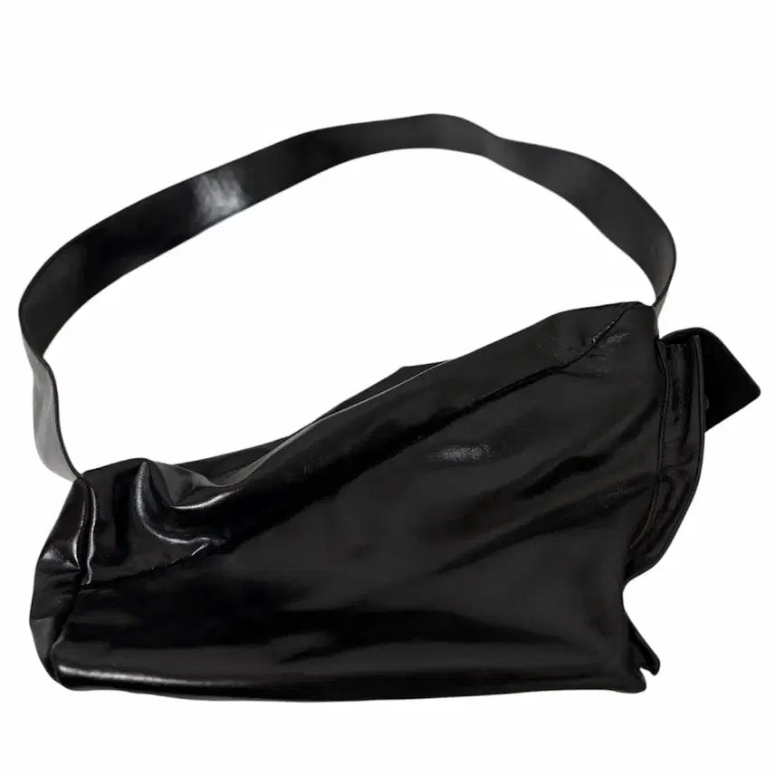 [BUNJANG] Black Shoulder Bag with Zipper Detail / 블랙 숄더백