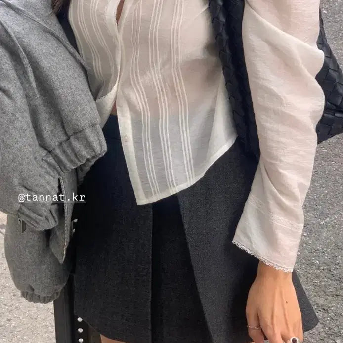 [BUNJANG] Tanat Blanc Tuck Blouse (Ivory) / 타낫 블랑 블라우스 T/T Blanc tuck blouse (ivory)