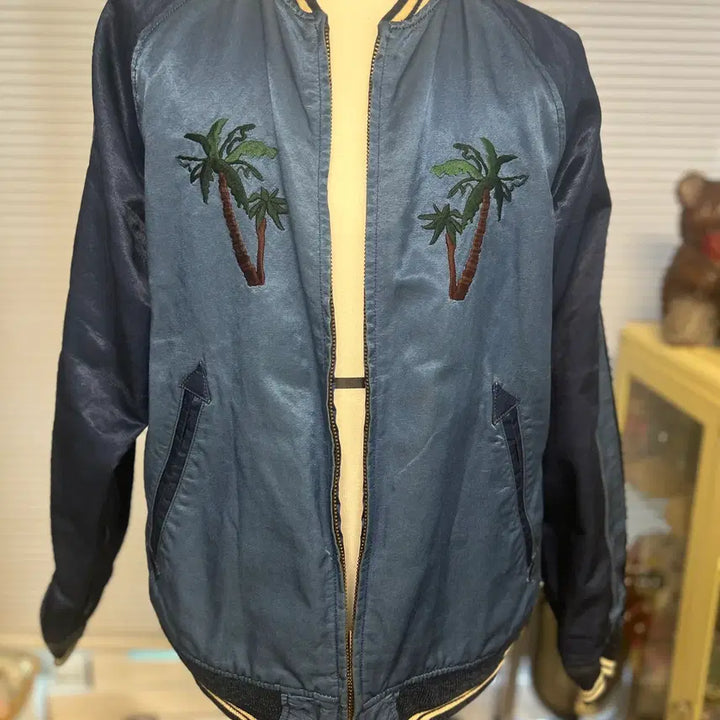 [BUNJANG] REMI RELIEF Reversible Hawaii Sukajan Embroidered Jacket / REMI RELIEF 레미릴리프 빔즈별주 리버시블 하와이 스카잔 자수 L