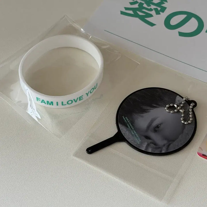 [SOLD OUT] 지드래곤 요코하마 일본 팬미팅 포카, 슬로건,우치와 키링, 밴드, 컨페티