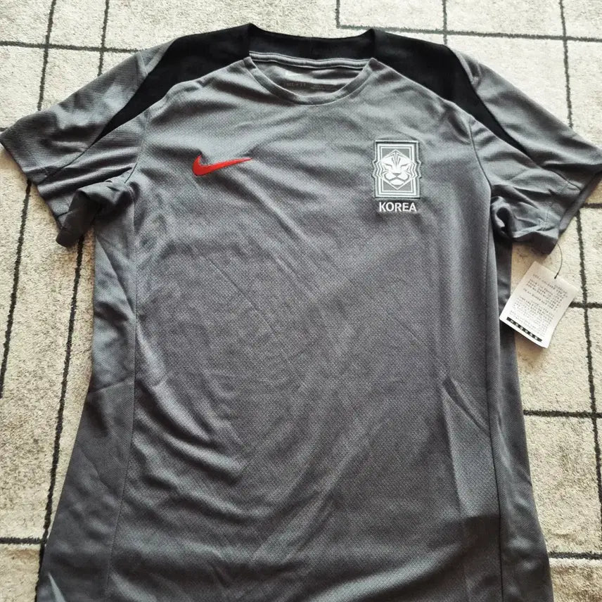 [BUNJANG] Nike National Football Team Coach Issued Performance Short Sleeve Shirt - Size S / [새상품]나이키 축구 국대 국가대표 코치 지급용 기능성 반팔 사이즈 S