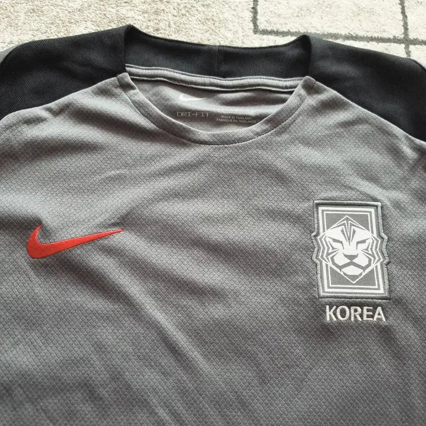 [BUNJANG] Nike National Football Team Coach Issued Performance Short Sleeve Shirt - Size S / [새상품]나이키 축구 국대 국가대표 코치 지급용 기능성 반팔 사이즈 S