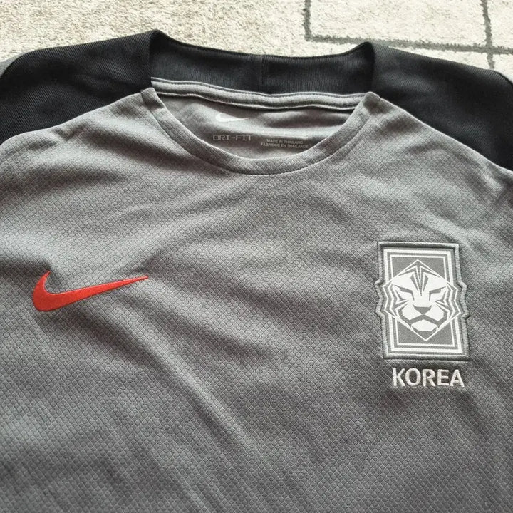 [BUNJANG] Nike National Football Team Coach Issued Performance Short Sleeve Shirt - Size S / [새상품]나이키 축구 국대 국가대표 코치 지급용 기능성 반팔 사이즈 S
