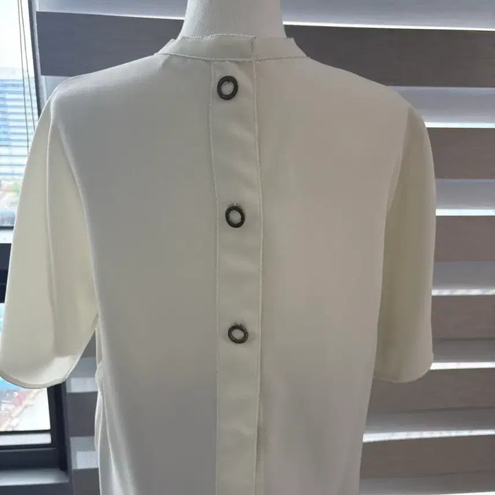 [BUNJANG] Time White Blouse with Pockets / Time 화이트 포켓 블라우스