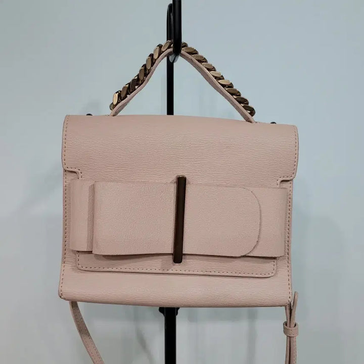 [BUNJANG] Charles &amp; Keith Crossbody Bag / 찰스앤키스 연핑크 크로스백